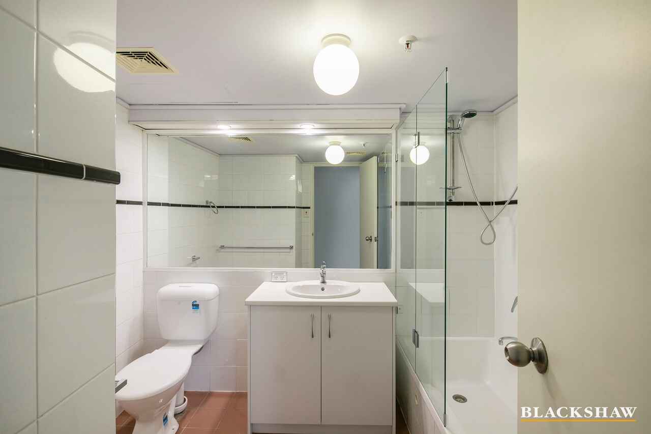 602/2 Marcus Clarke Street City
