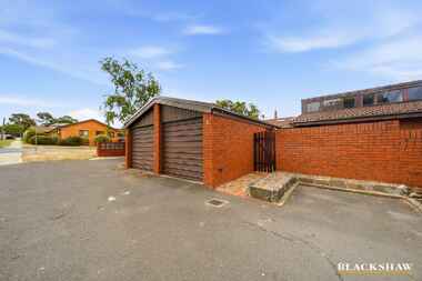2/3 Hakea Street Queanbeyan