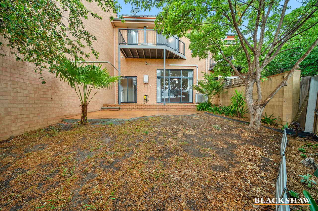 11/32 Doeberl Place Queanbeyan