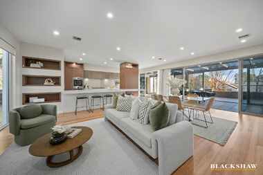 8/15 Dalman Crescent O'Malley