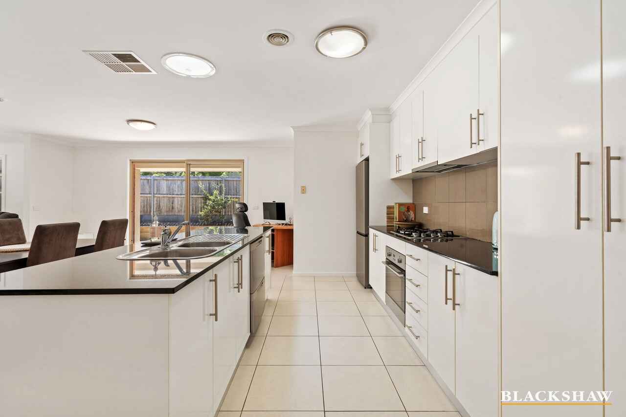 2/12 Seddon Place Flynn