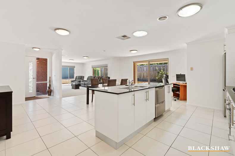 2/12 Seddon Place Flynn 2/12 Seddon Place Flynn