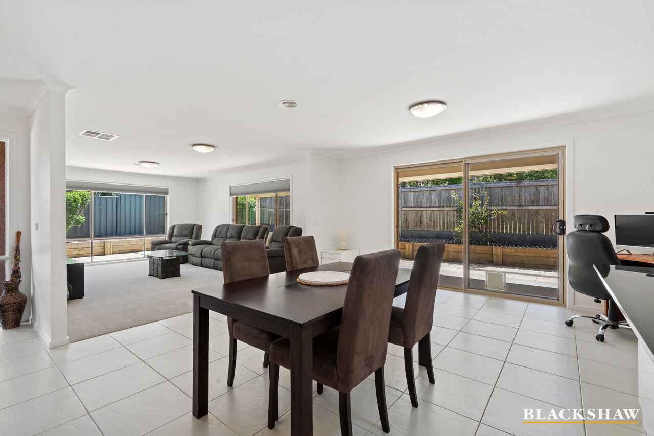 2/12 Seddon Place Flynn