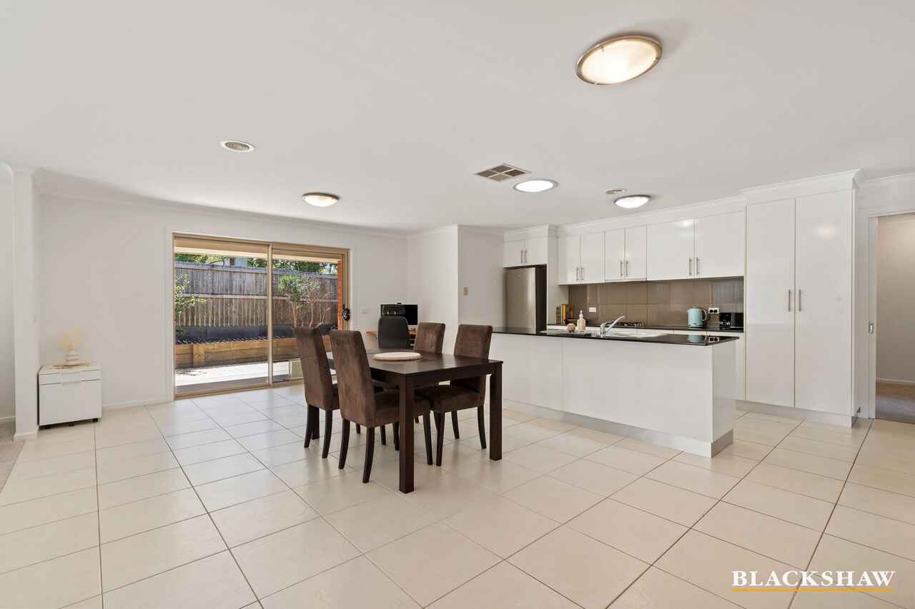 2/12 Seddon Place Flynn
