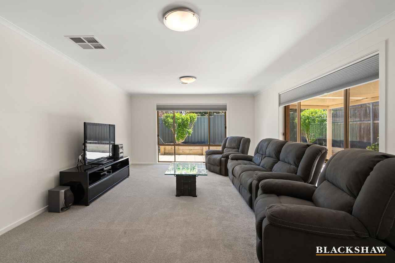 2/12 Seddon Place Flynn