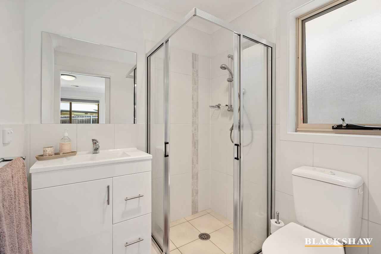 2/12 Seddon Place Flynn