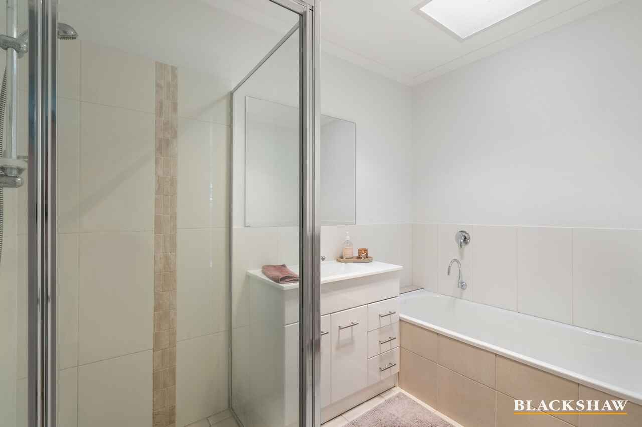 2/12 Seddon Place Flynn