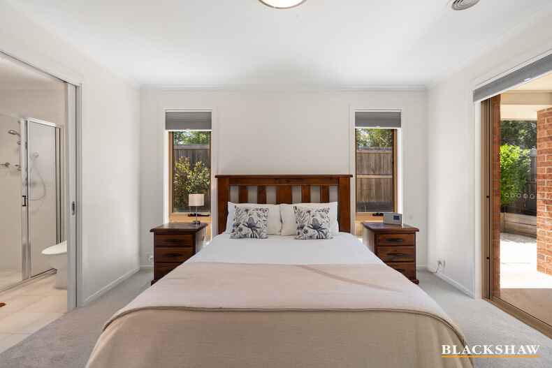2/12 Seddon Place Flynn