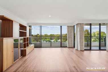405/2 Marcus Clarke Street City