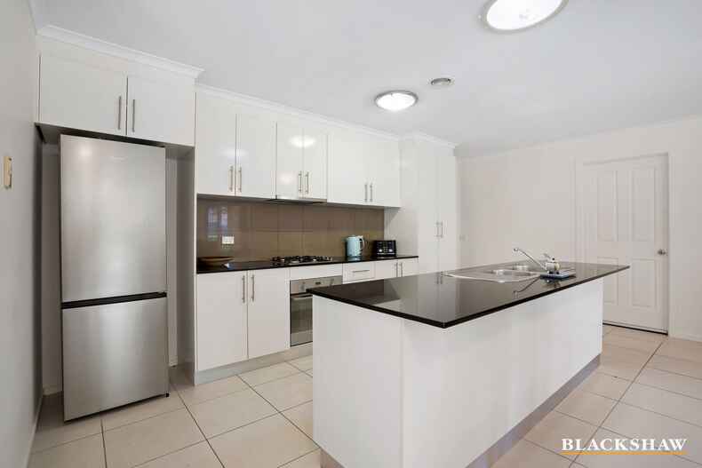 2/12 Seddon Place Flynn