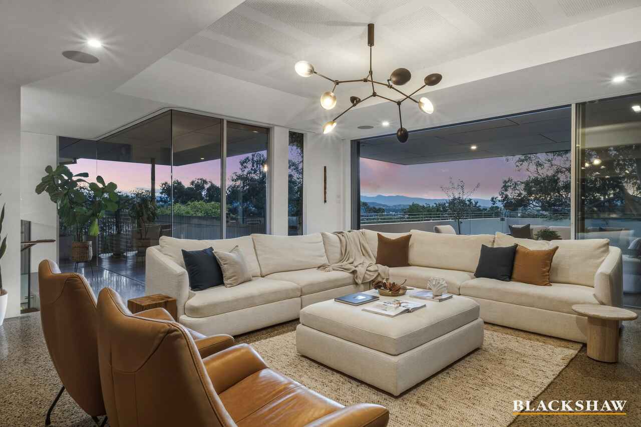 8 Flanagan Street Garran