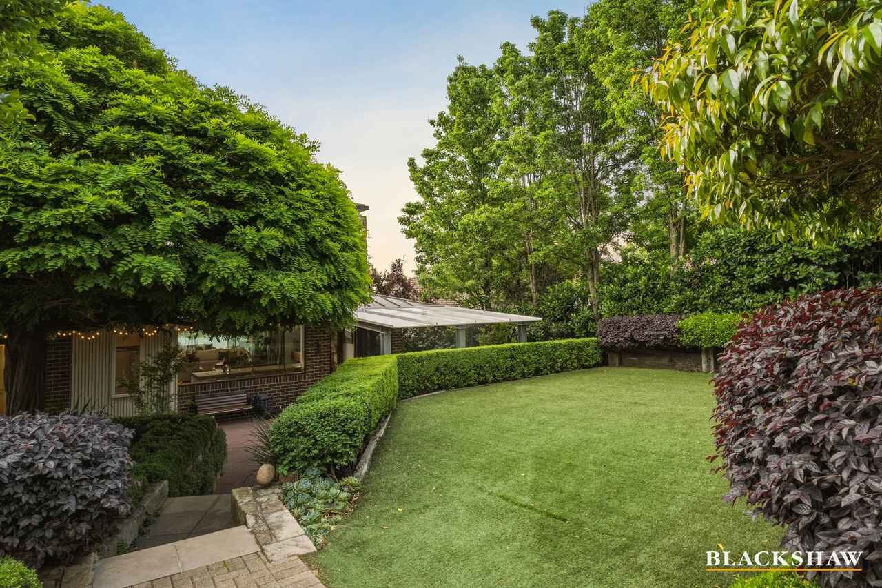 8 Flanagan Street Garran
