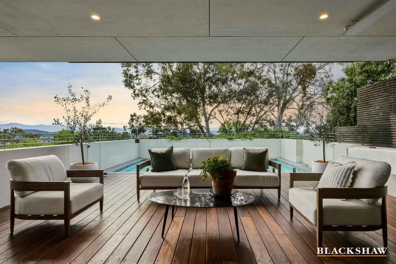 8 Flanagan Street Garran