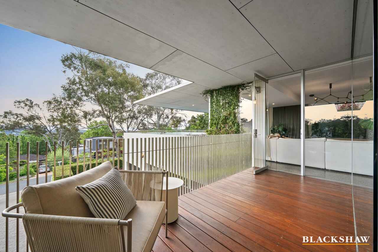 8 Flanagan Street Garran