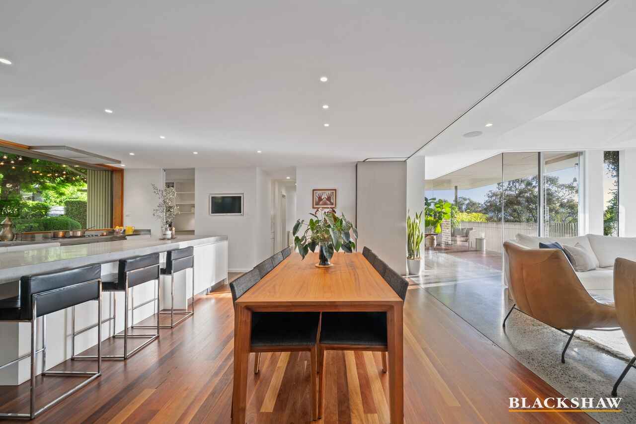 8 Flanagan Street Garran