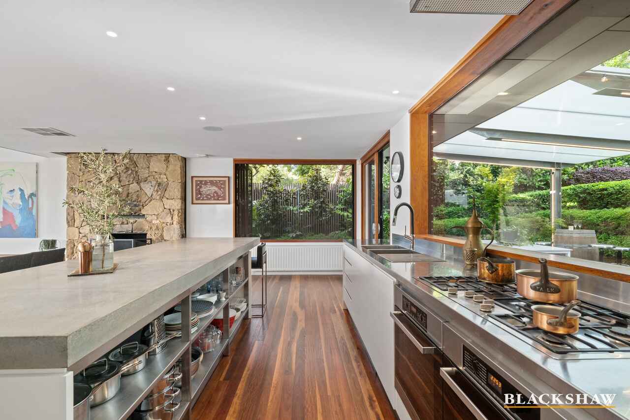 8 Flanagan Street Garran