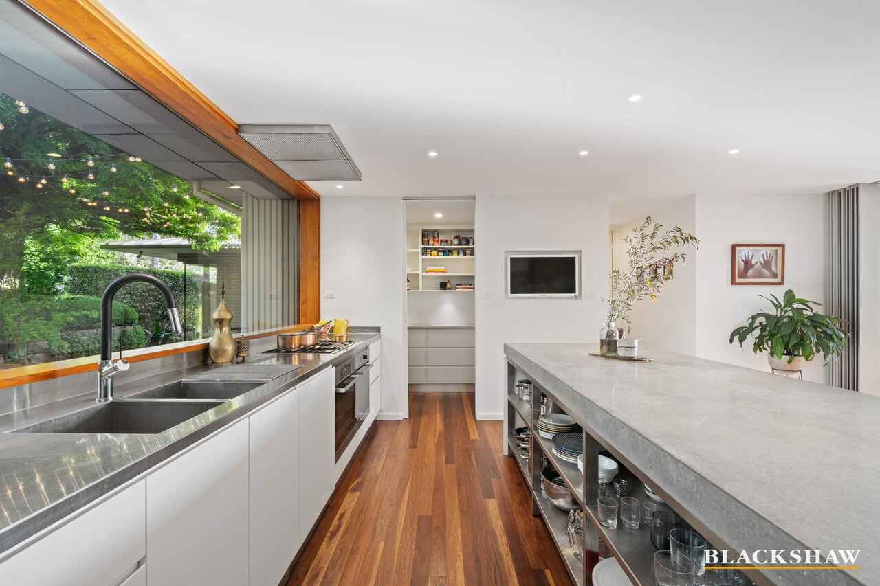 8 Flanagan Street Garran