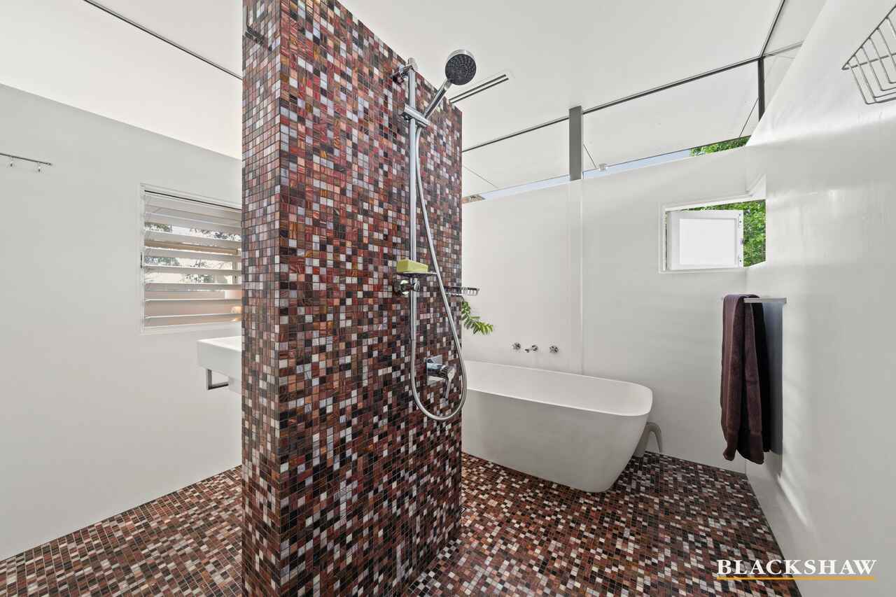 8 Flanagan Street Garran
