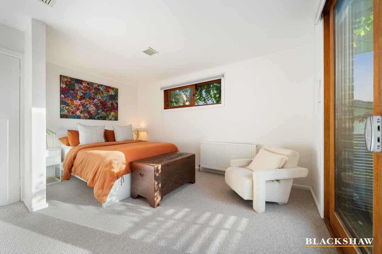 8 Flanagan Street Garran