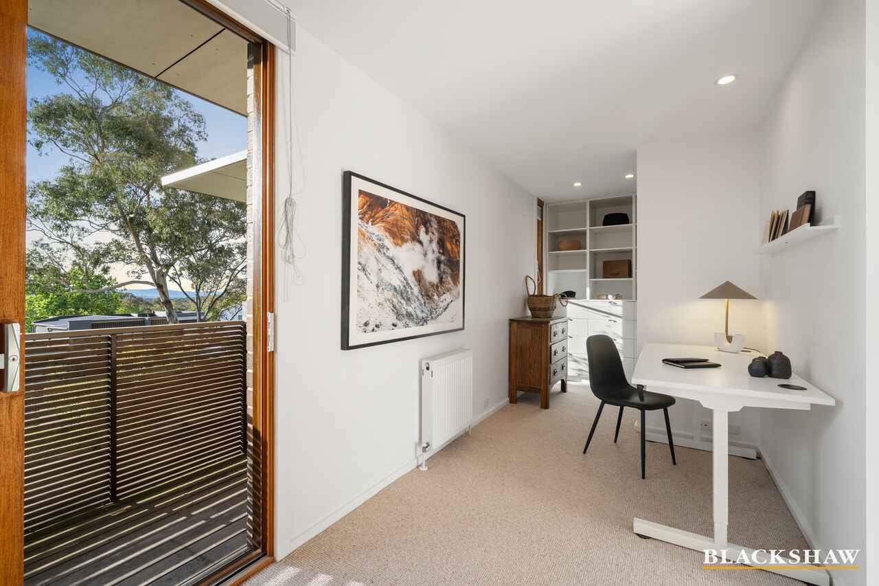 8 Flanagan Street Garran