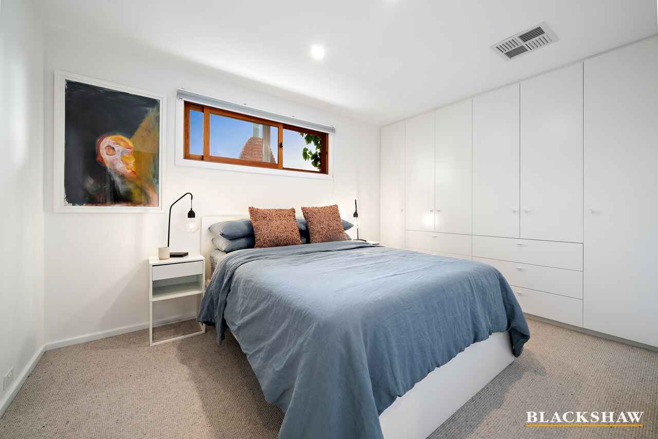 8 Flanagan Street Garran
