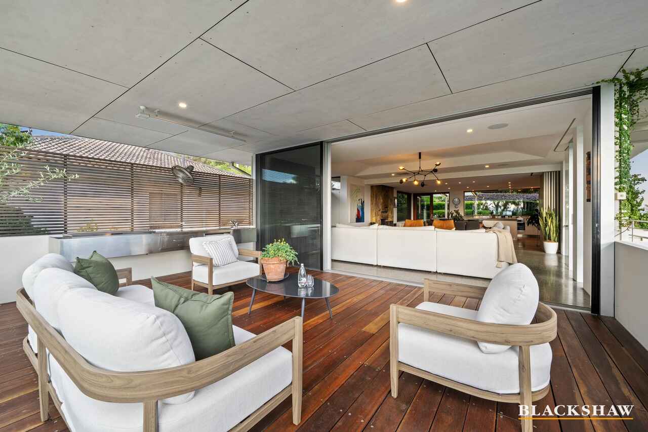 8 Flanagan Street Garran