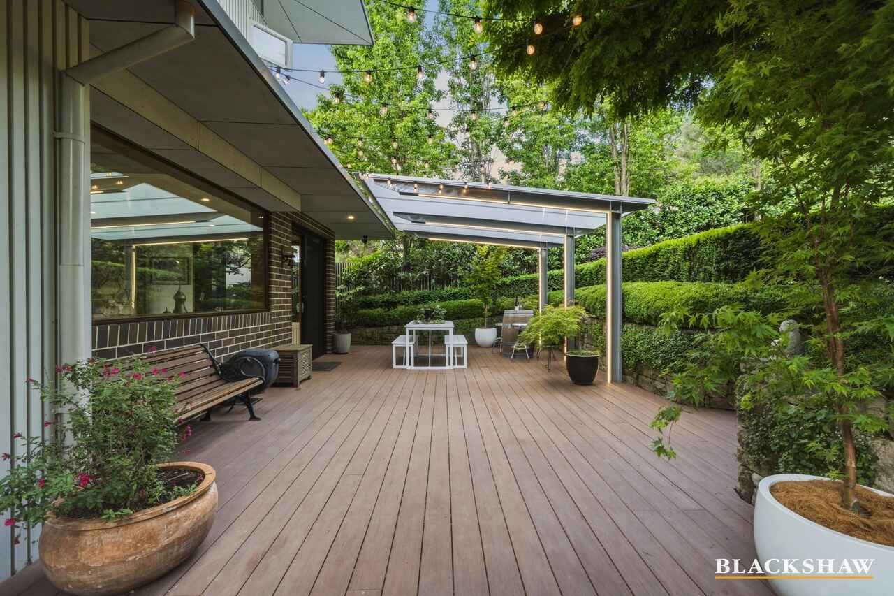 8 Flanagan Street Garran