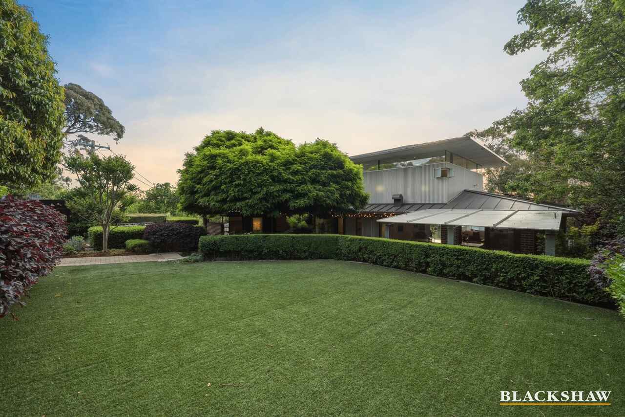 8 Flanagan Street Garran