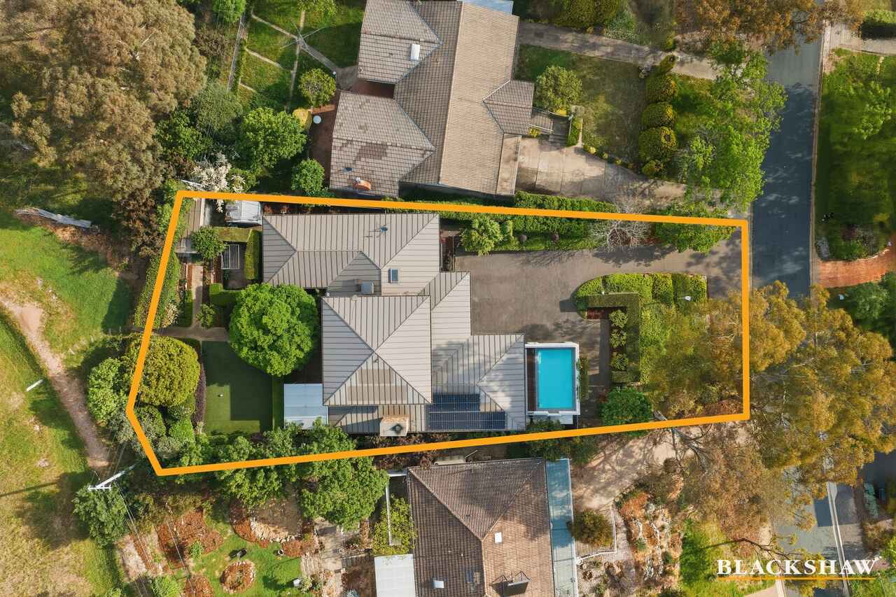 8 Flanagan Street Garran