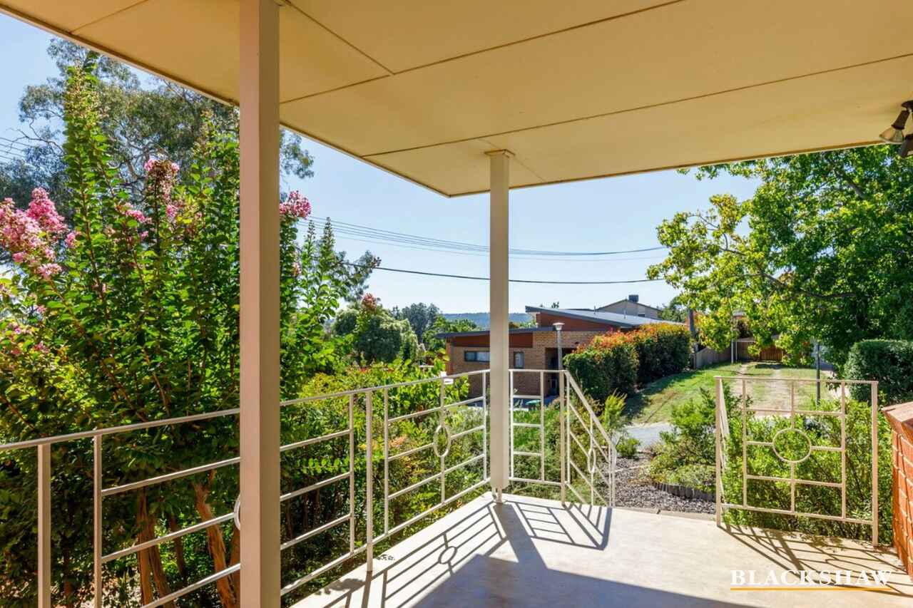 4 Echo Place Lyons