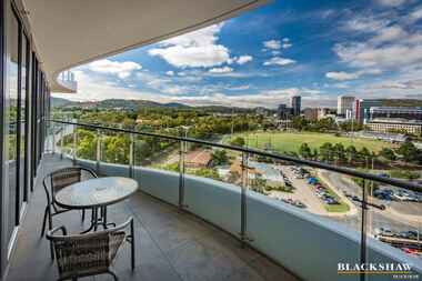 218/15 Irving Street Phillip