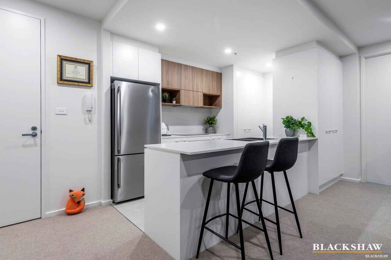 218/15 Irving Street Phillip