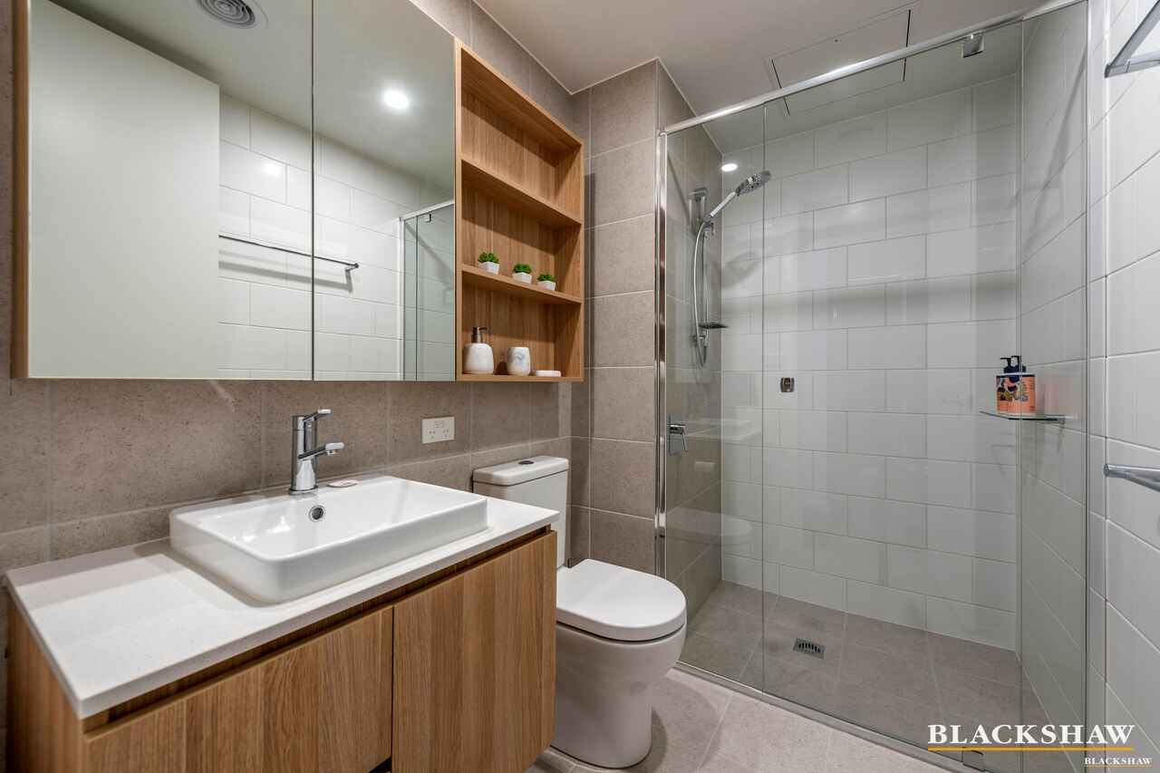 218/15 Irving Street Phillip