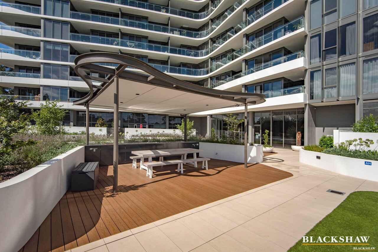 218/15 Irving Street Phillip