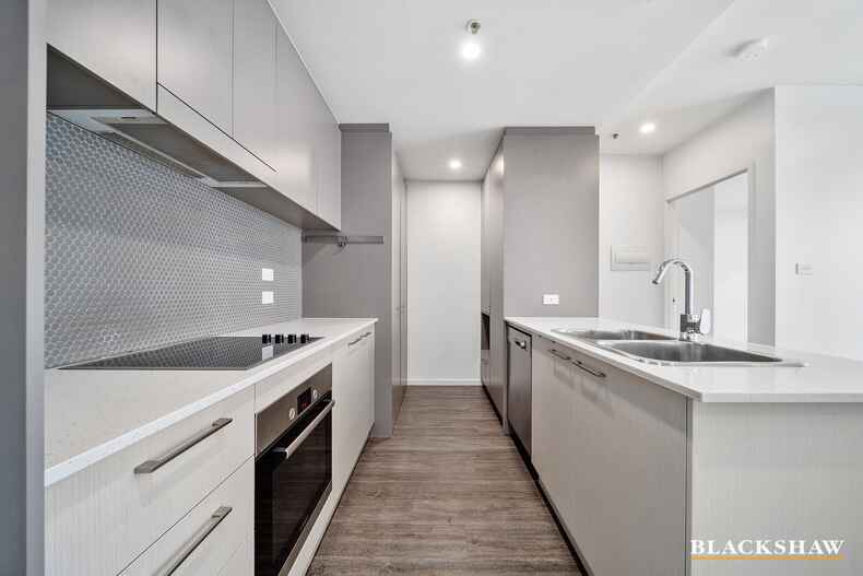 184/7 Irving Street Phillip 184/7 Irving Street Phillip