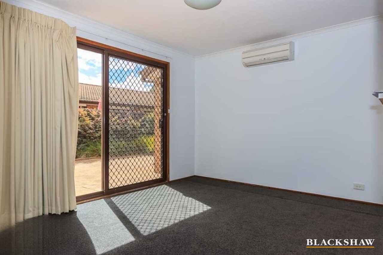 50/21 Cossington Smith Crescent Lyneham