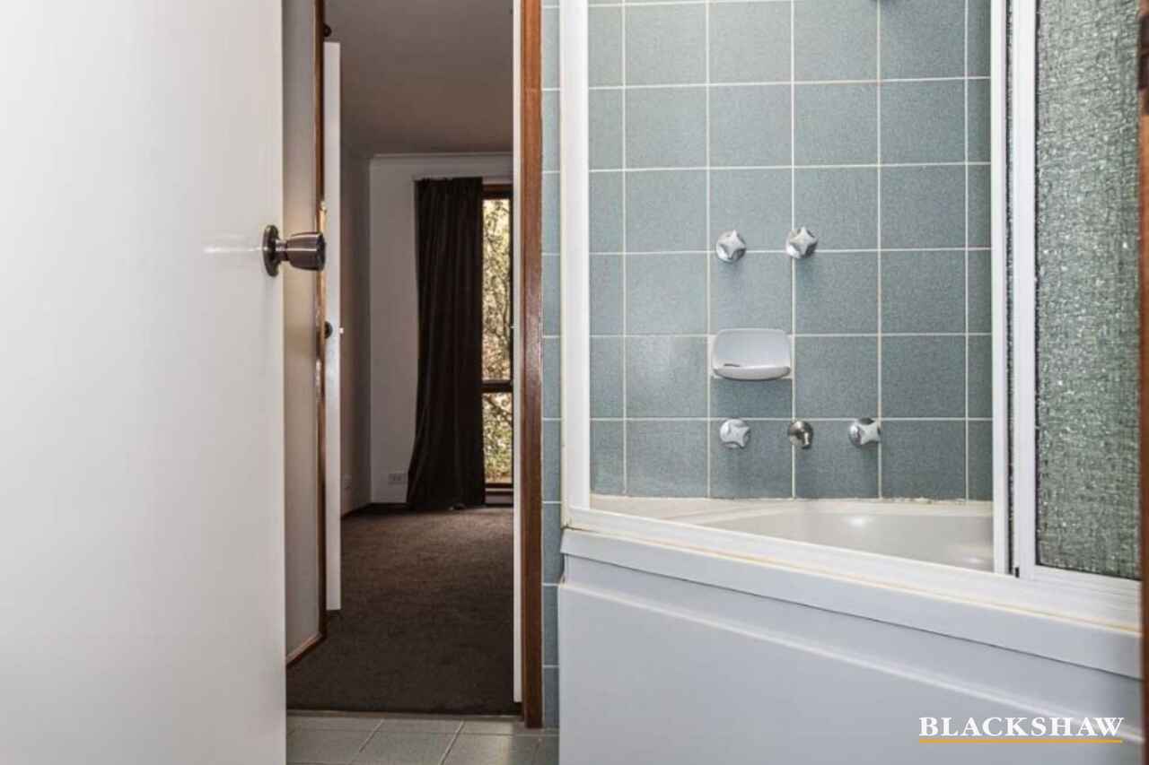 50/21 Cossington Smith Crescent Lyneham
